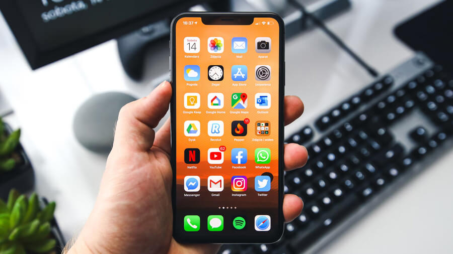 10 triệu nên mua iPhone gì? Gửi bạn 5 gợi ý chất lượng nhất năm 2022, toàn là hàng HOT tại PKM - Hình 2 10 triệu nên mua iPhone gì? Gửi bạn 5 gợi ý chất lượng nhất năm 2022, toàn là hàng HOT tại PKM - Hình 2