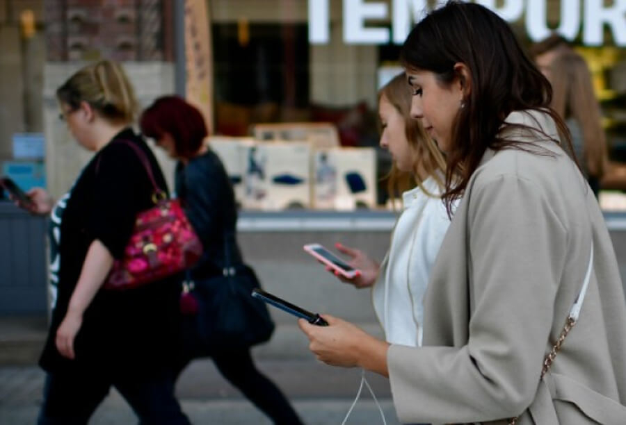 14 tác hại của việc sử dụng điện thoại quá nhiều - Hình 14 14 tác hại của việc sử dụng điện thoại quá nhiều - Hình 14