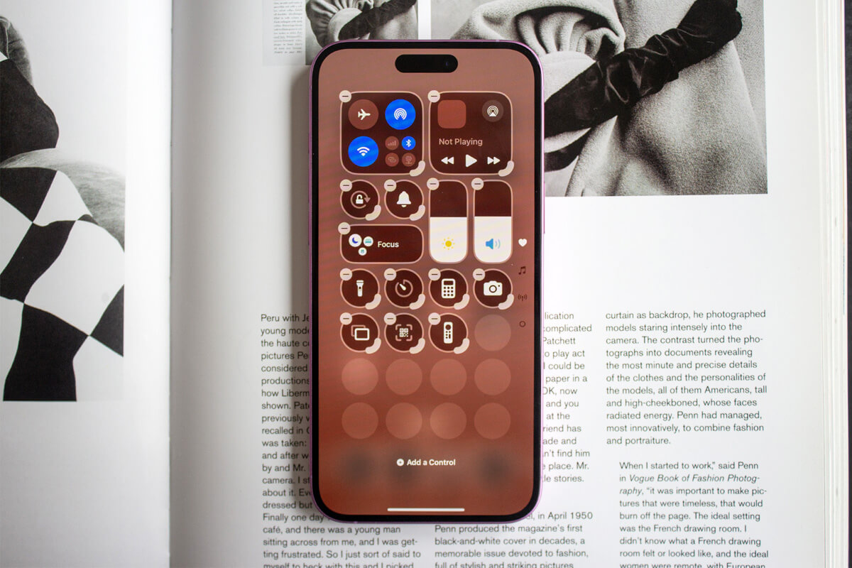 Màn hình iPhone 16 Plus