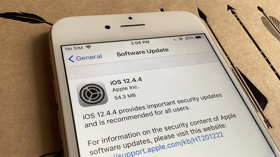 Apple bất ngờ phát hành bản vá bảo mật iOS 12.4.4 cho iPhone thời "Napoleon" Apple bất ngờ phát hành bản vá bảo mật iOS 12.4.4 cho iPhone thời "Napoleon"