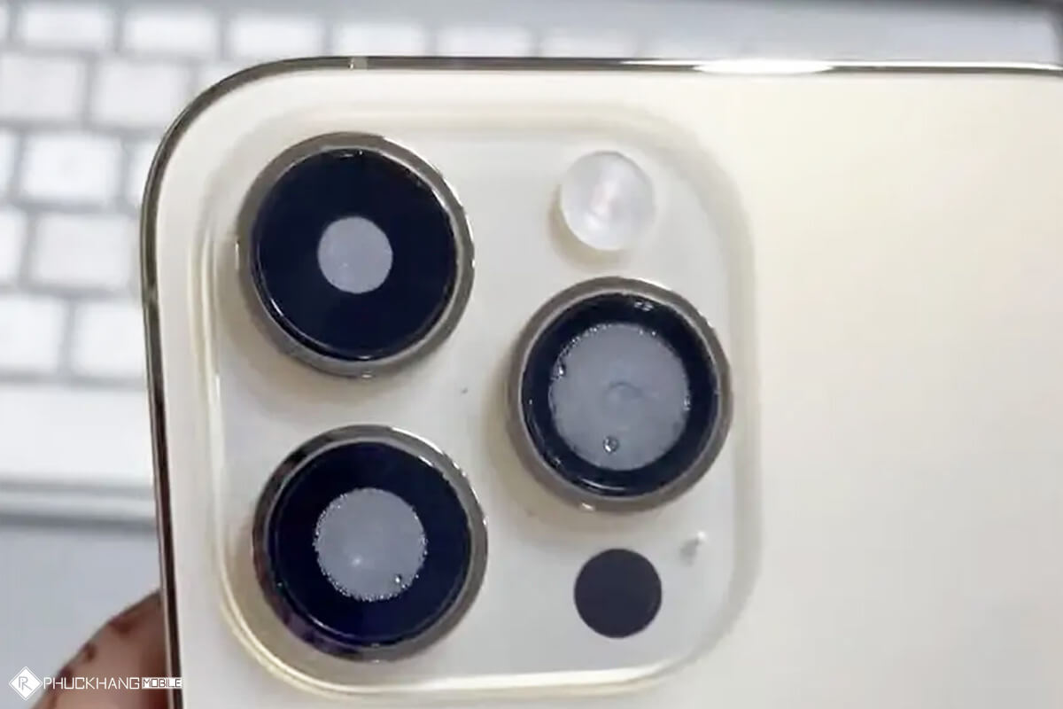Camera iPhone 11 bị mờ - Hình 1