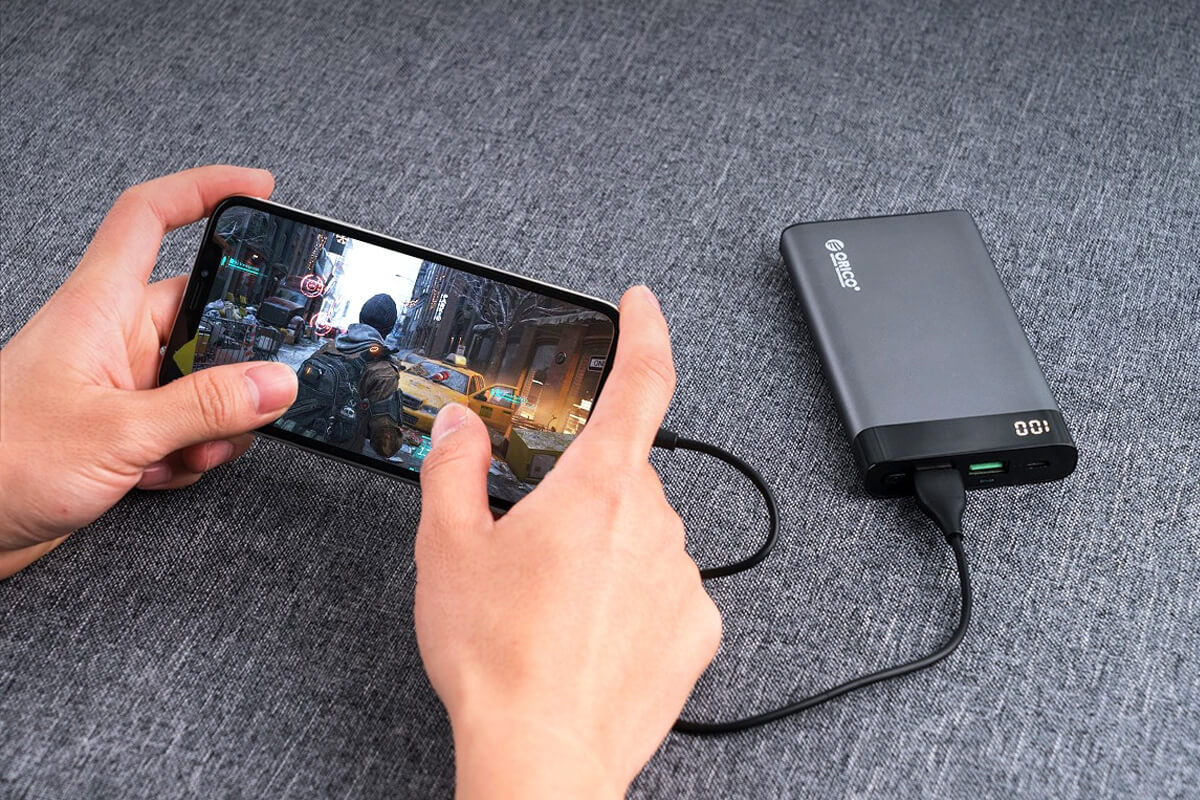 Cách khắc phục lỗi iPhone chạy iOS 26 nóng máy - Hình 3 Không dùng iPhone khi đang sạc