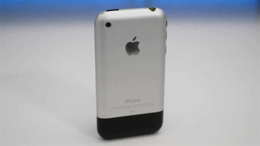 Chiếc iPhone đầu tiên của Apple vừa được bán với giá hơn 820 triệu đồng