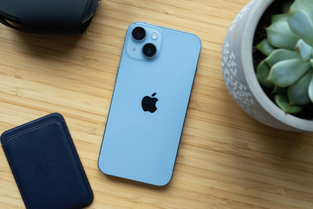 Mẫu iPhone được khuyên dùng cho ai cần pin trâu, màn hình đỉnh, giá lại 'hời'