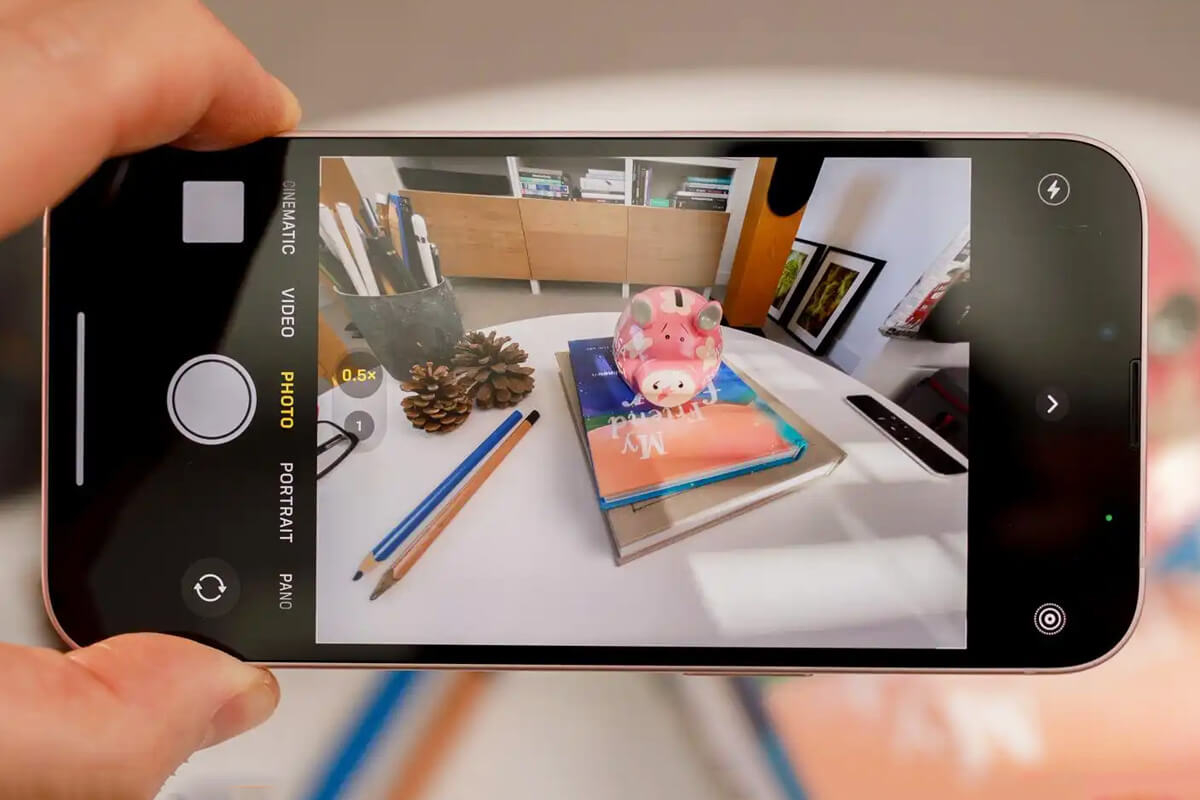 Chọn iPhone 12 Pro hay iPhone 13 mini like new - Hình 3