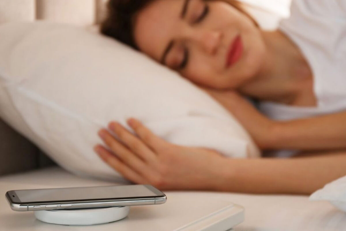 Tắt điện thoại thường xuyên: Bí quyết giúp bảo vệ thiết bị và sức khỏe của bạn - Hình 3 Tắt điện thoại thường xuyên - Hình 3