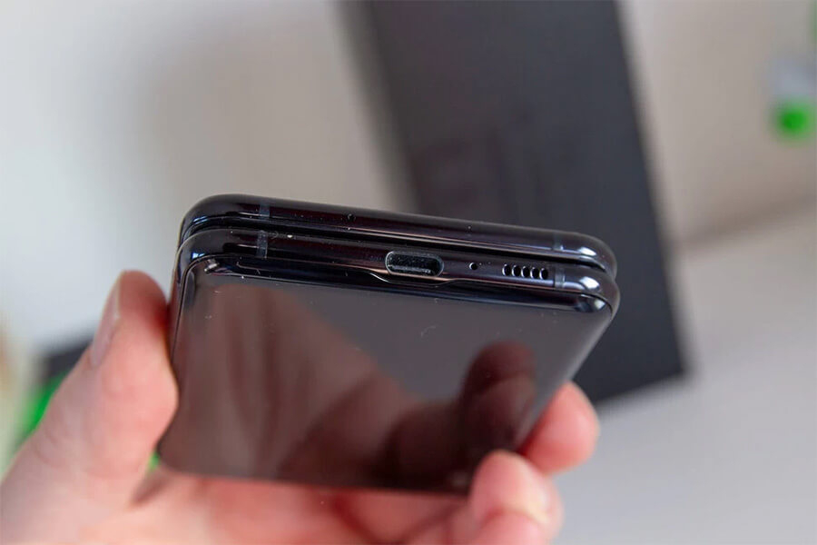 Đánh giá chi tiết Samsung Galaxy Z Flip: Chiếc điện thoại màn hình gập siêu độc đáo - Hình 5