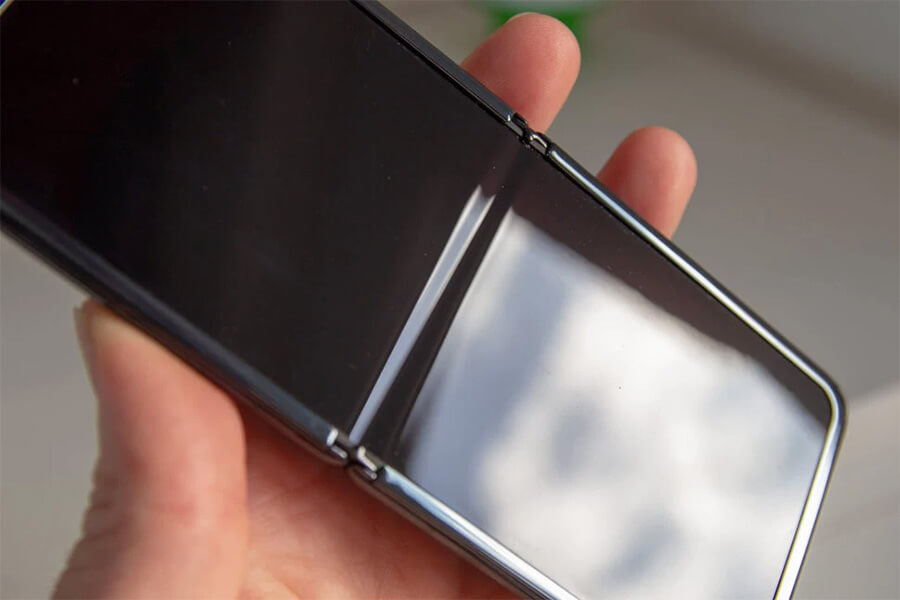 Đánh giá chi tiết Samsung Galaxy Z Flip: Chiếc điện thoại màn hình gập siêu độc đáo - Hình 8