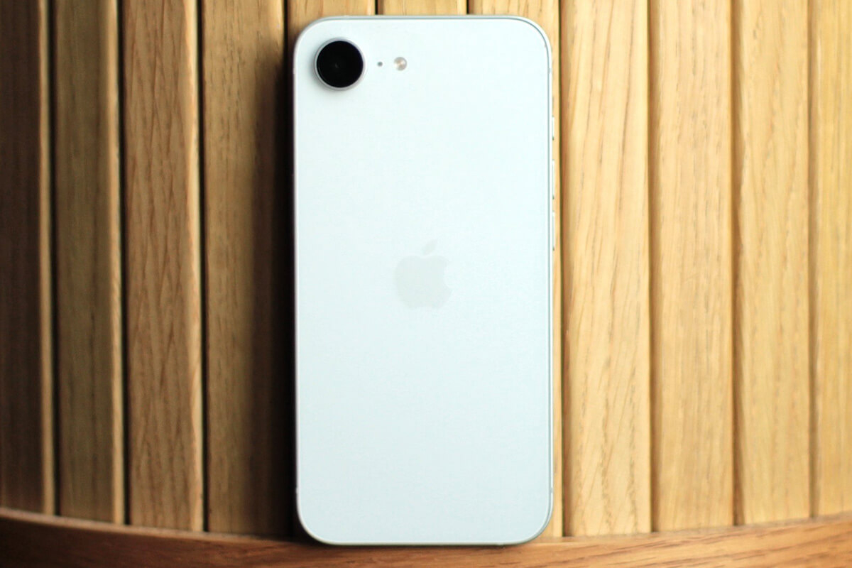 Đánh giá iPhone 16e - Hình 5