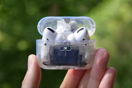 Người tạo ra chiếc iPhone USB-C đầu tiên đã 'trở lại' với AirPods Pro trong suốt cực đẹp
