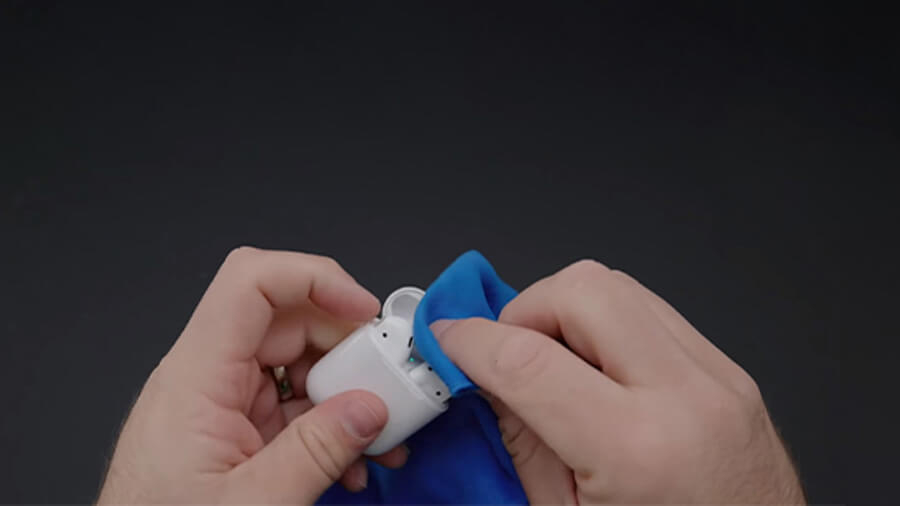Đừng để Airpods của bạn ra "nghĩa địa" chỉ vì vệ sinh không đúng cách - Hình 2 Đừng để Airpods của bạn ra "nghĩa địa" chỉ vì vệ sinh không đúng cách - Hình 2