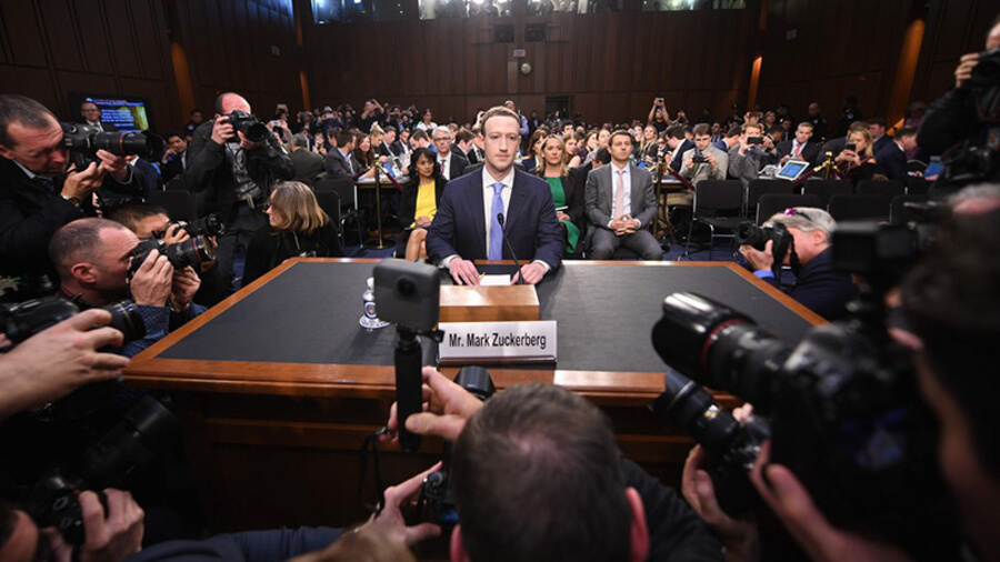 Một phiên điều trần của Facebook trước quốc hội Mỹ vì bê bối dữ liệu người dùng.