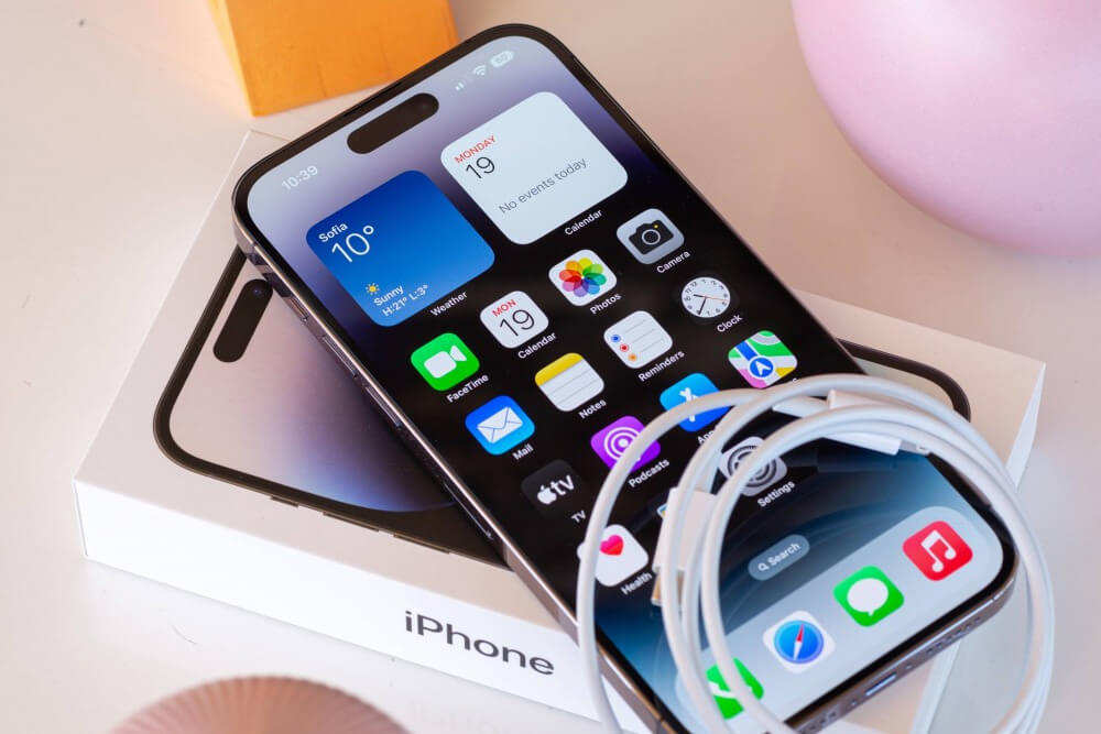 Galaxy S23 Ultra dự kiến sẽ trang bị màn hình sáng hơn iPhone 14 Pro - Hình 2 Galaxy S23 Ultra dự kiến sẽ trang bị màn hình sáng hơn iPhone 14 Pro - Hình 2