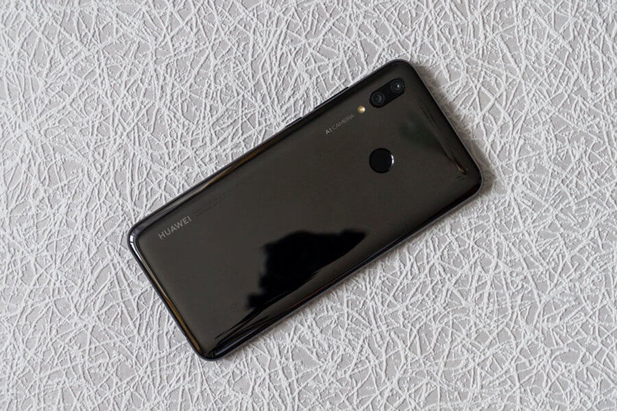 Đánh giá Huawei P Smart 2019: Màn hình lớn, chip Kirin 710, camera kép, Android Pie - Hình 4 Đánh giá Huawei P Smart 2019: Màn hình lớn, chip Kirin 710, camera kép, Android Pie - Hình 4