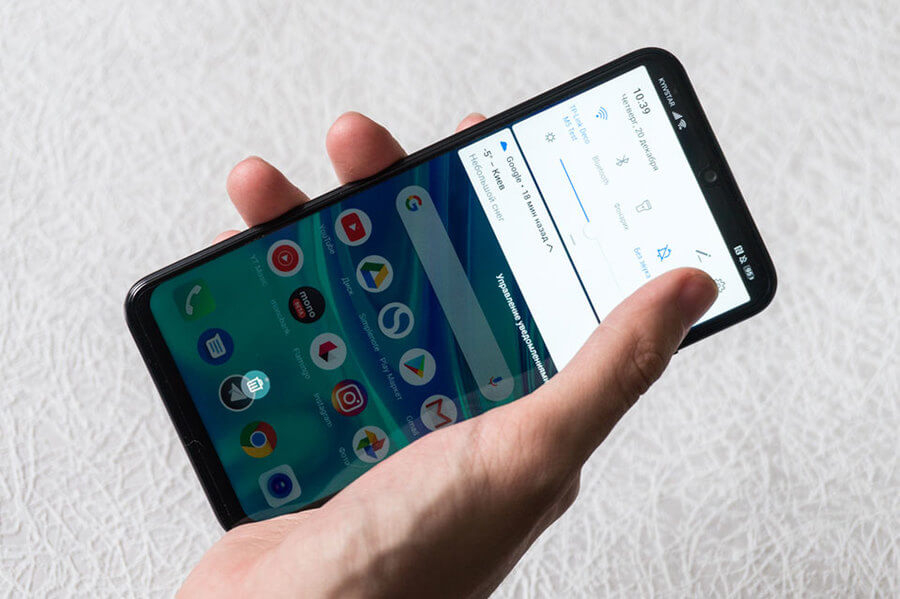 Đánh giá Huawei P Smart 2019: Màn hình lớn, chip Kirin 710, camera kép, Android Pie - Hình 7 Đánh giá Huawei P Smart 2019: Màn hình lớn, chip Kirin 710, camera kép, Android Pie - Hình 7