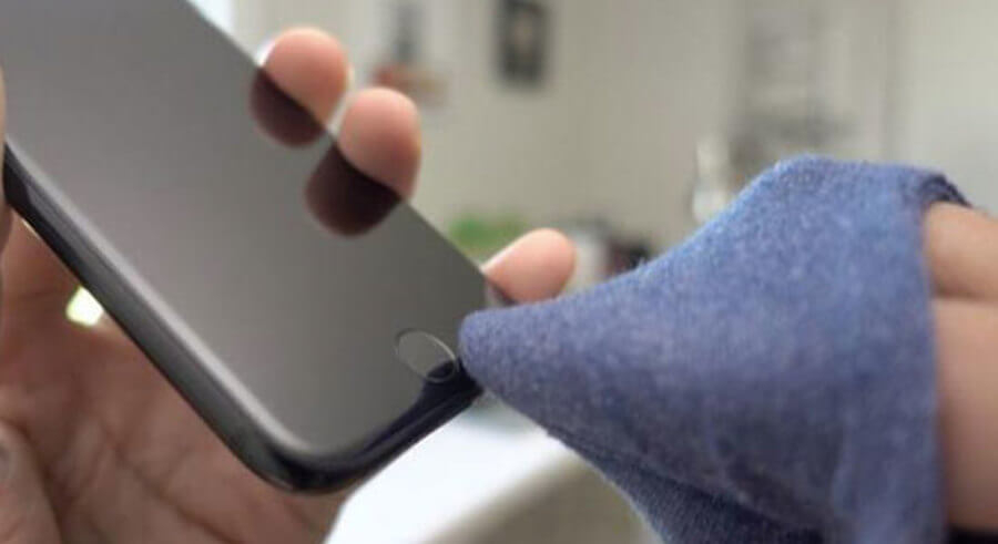 Vệ sinh Touch ID thường xuyên