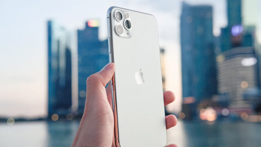 iPhone 11 Pro Max và iPhone 12: Phiên bản nào sẽ là lựa chọn tốt nhất cuối năm 2021? - Hình 1