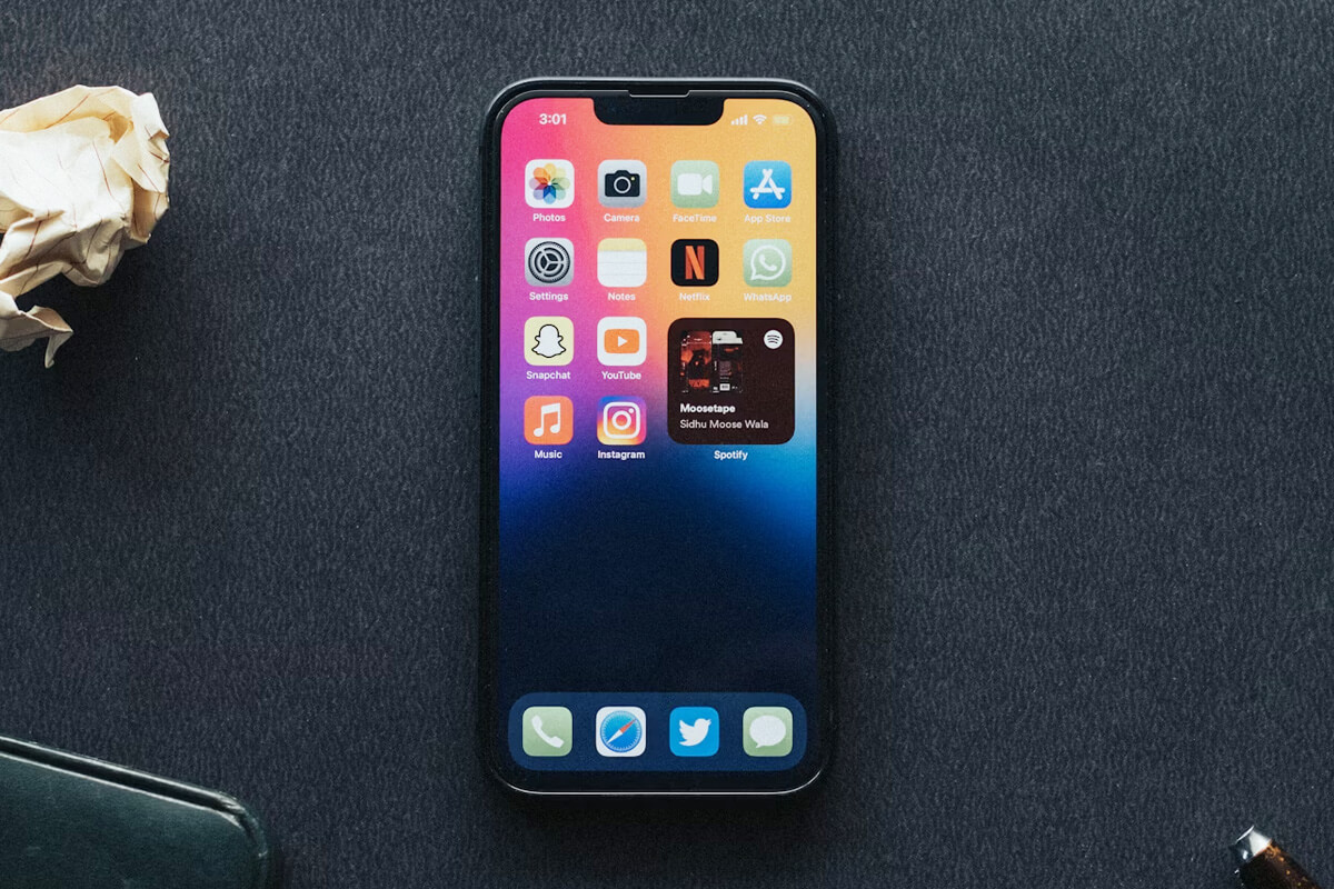 Mẫu iPhone tiêu chuẩn nhỏ gọn nào phù hợp với bạn? - Hình 2 iPhone 13 cũ