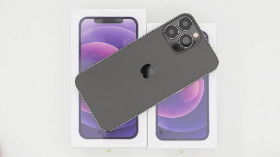 iPhone 13 Pro Max lộ diện ngoài đời thực: Giống iPhone 12 Pro Max, tai thỏ nhỏ hơn, camera lớn hơn - Hình 1 iPhone 13 Pro Max lộ diện ngoài đời thực: Giống iPhone 12 Pro Max, tai thỏ nhỏ hơn, camera lớn hơn - Hình 1