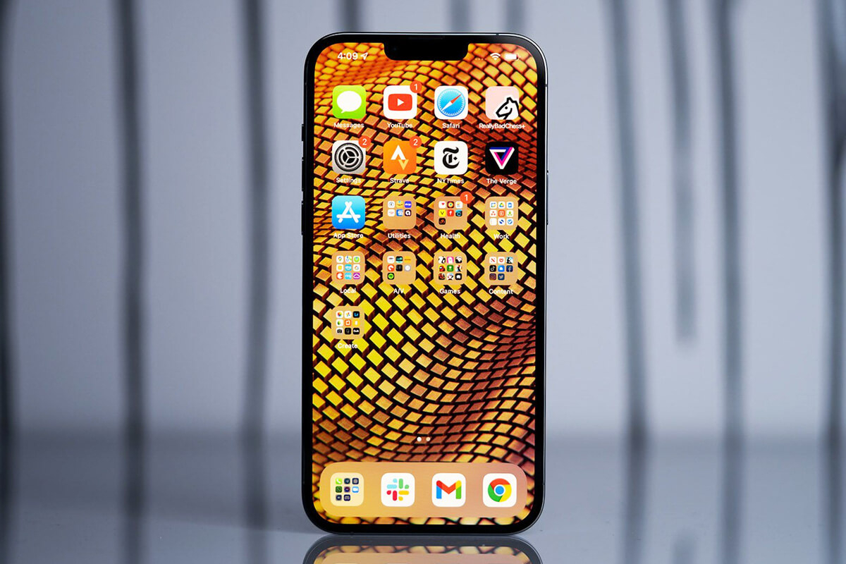 Sau lỗi camera, người dùng iPhone 13 Pro Max tiếp tục gặp vấn đề với iOS 18.2 - Hình 2 iPhone 13 Pro Max chạy iOS 18.2 - Hình 2