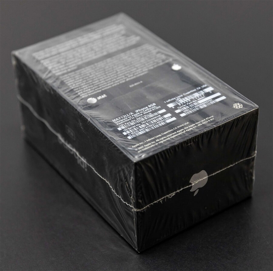 Bất ngờ với mức giá 1 tỷ 500 triệu dành cho một chiếc iPhone 16 năm tuổi - Hình 2 Bất ngờ với mức giá 1 tỷ 500 triệu dành cho một chiếc iPhone 16 năm tuổi - Hình 2