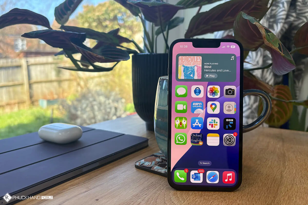 iPhone 16e iPhone 16e