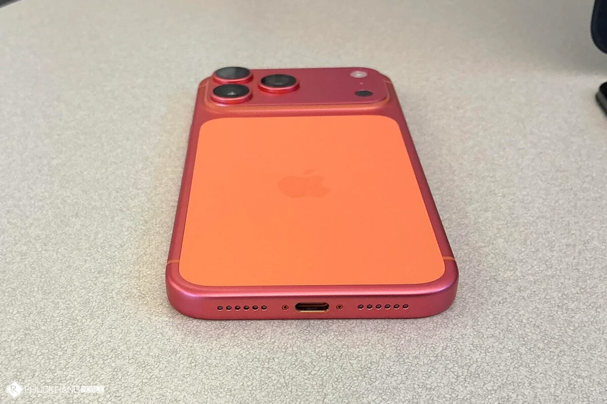 Xuất hiện iPhone 17 Pro Max vàng hồng: Màu mới hay lỗi của Apple? - Hình 2 iPhone 17 Pro Max vàng hồng - Hình 2