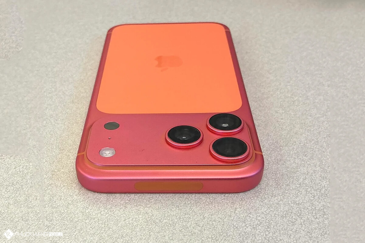 Xuất hiện iPhone 17 Pro Max vàng hồng: Màu mới hay lỗi của Apple? - Hình 4 iPhone 17 Pro Max vàng hồng - Hình 4