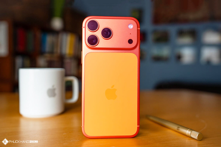iPhone 17 Pro Max 'cháy cam' hóa vàng hồng: Lỗi hay chiêu độc của Apple?