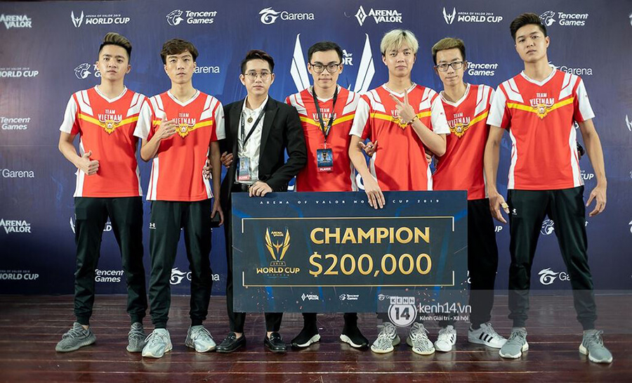 iPhone 8 Plus vẫn được sử dụng tại AWC 2019 dù đã 2 năm tuổi - Hình 1 iPhone 8 Plus vẫn được sử dụng tại AWC 2019 dù đã 2 năm tuổi - Hình 1