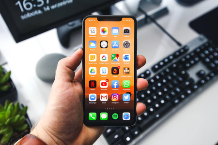 iPhone cũ máy đẹp là gì? Có nên mua iPhone loại này không?