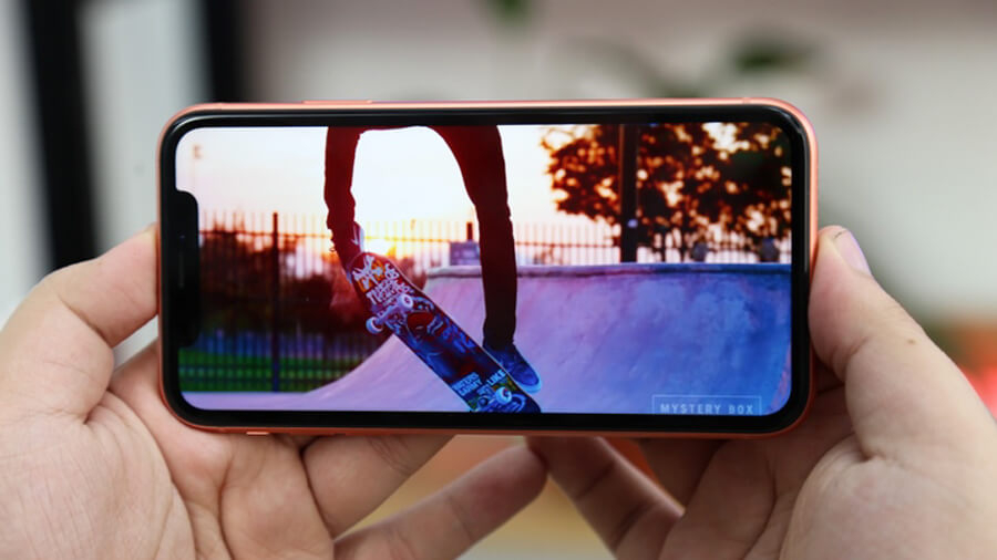 iPhone XR - Chiếc iPhone "tai thỏ" rẻ nhất và tốt nhất mà bạn có thể mua ở thời điểm hiện tại - Hình 1