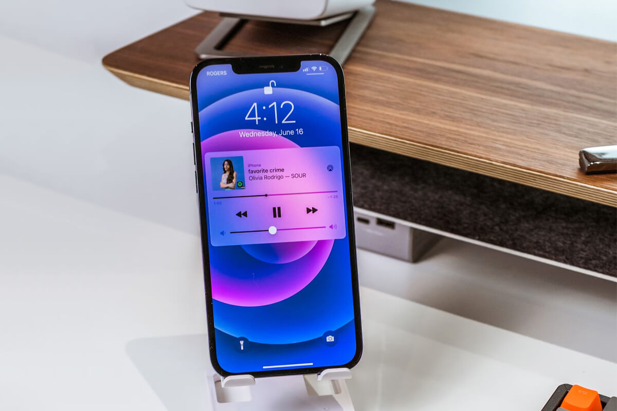 Không đâu rẻ bằng, iPhone 13 cũ giảm xập xình đến 12.4 triệu đồng iPhone 13 cũ giảm giá