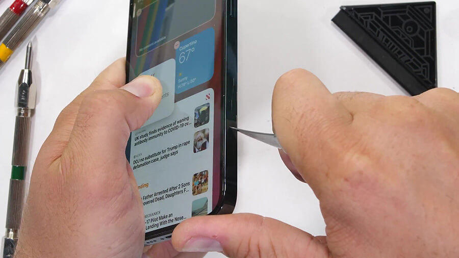 Kiểm tra độ bền iPhone 12 Pro được thực hiện bởi JerryRigEverything - Hình 2