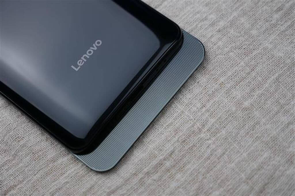 Đánh giá Lenovo Z5 Pro: Màn hình trượt, vân tay dưới màn hình, 4 camera - Hình 6