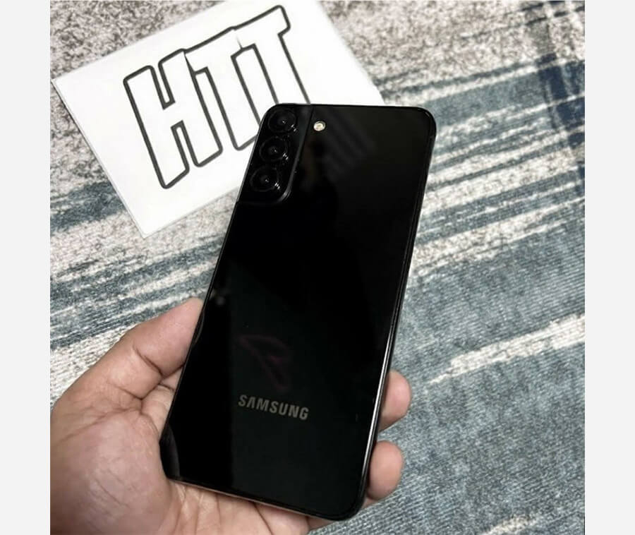 Lộ ảnh chụp thực tế Galaxy S22: Cụm camera sau quen mắt, bản Ultra đạt chứng nhận quan trọng - Hình 1