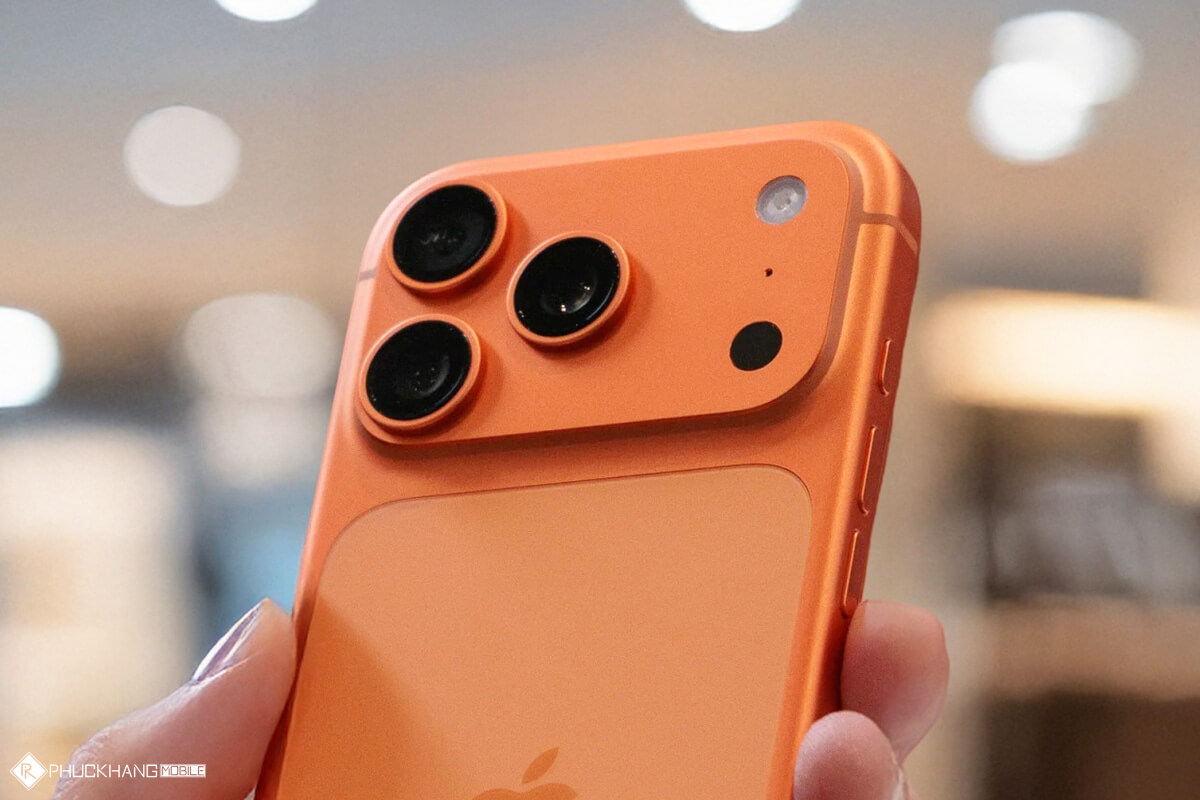 Lỗ nhỏ cạnh camera iPhone là gì? Có quan trọng? - Hình 1 Lỗ nhỏ cạnh camera iPhone