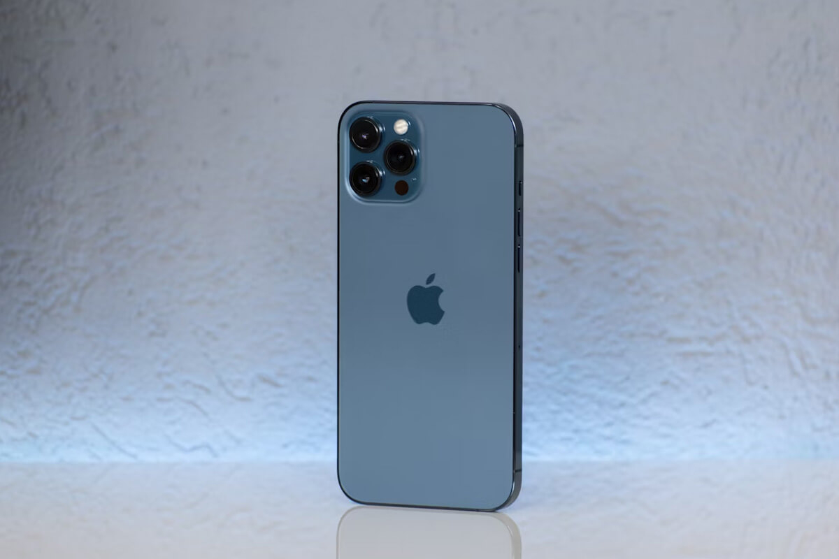 Lý do iPhone cũ đáng mua hơn điện thoại tầm trung đời mới - Hình 1 iPhone cũ đáng mua nhất năm 2025