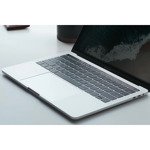 Apple Macbook Pro 13 (2019) i5 2.4GHz/8GB/256GB (Cũ - 99%)