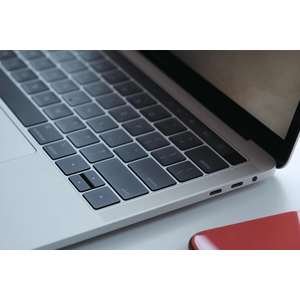 Apple Macbook Pro 13 (2019) i5 1.4GHz/8GB/256GB (Cũ - 99%)