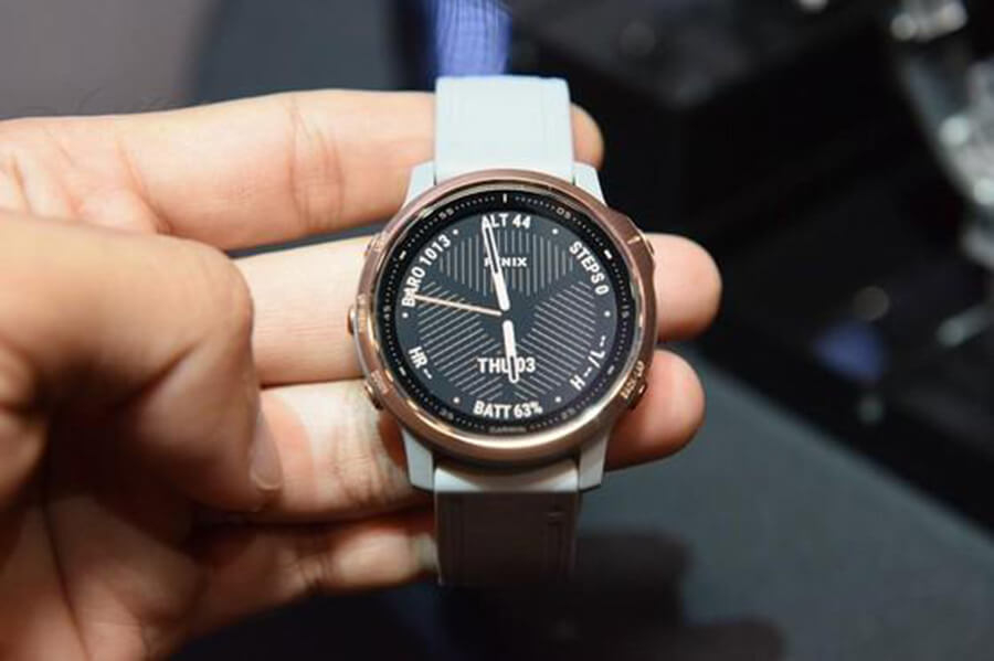 Mẫu đồng hồ thông minh sạc pin bằng năng lượng mặt trời - Hình 1 Mẫu đồng hồ thông minh sạc pin bằng năng lượng mặt trời - Hình 1