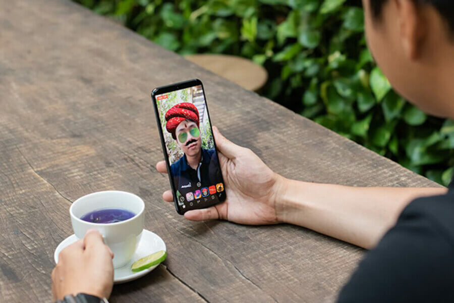 Với công nghệ camera chuyên nghiệp, người trẻ có thể khởi đầu ước mơ làm game-streamer cùng Galaxy A50 một cách dễ dàng.