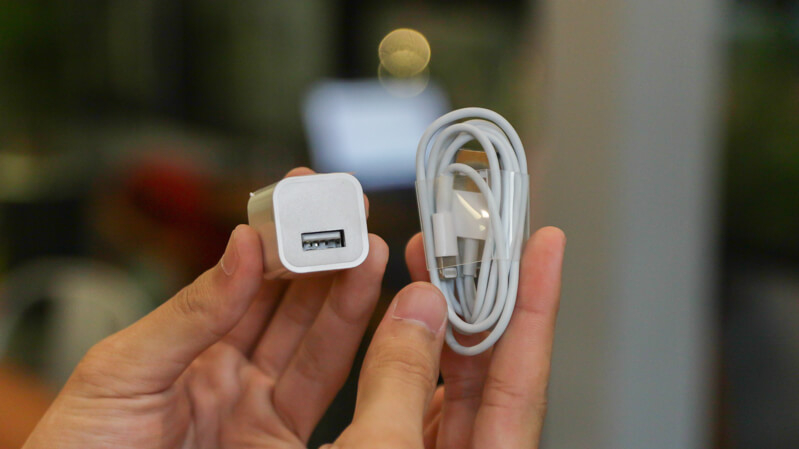 Mẹo phân biệt iPhone XS chính hãng và iPhone XS giả - Hình 5 Mẹo phân biệt iPhone XS chính hãng và iPhone XS giả - Hình 5