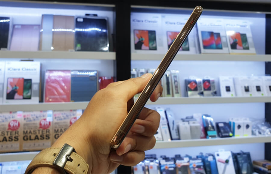 Mở hộp iPhone 11 Pro Max màu vàng: Quá tuyệt, quá ngon! - Hình 6 Mở hộp iPhone 11 Pro Max màu vàng: Quá tuyệt, quá ngon! - Hình 6