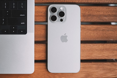 Nhả vía mua iPhone 15 Pro Max cũ giá rẻ chỉ từ 23.95 triệu, đi kèm trả góp 0%