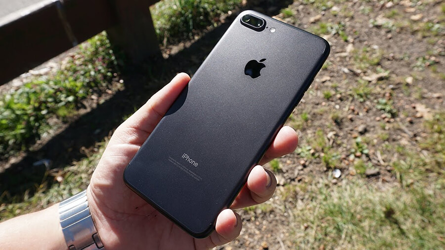 Mua iPhone 7 Plus thời điểm này có phải lỗi thời? - Hình 1