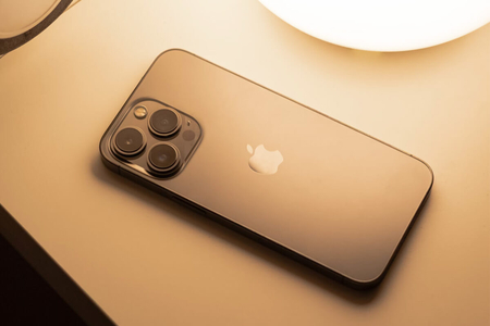 Có nên mua iPhone 15 hay cố chờ đợi iPhone 16?