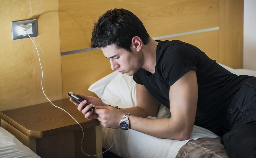 Những sai lầm người dùng vẫn hay mắc phải khi sạc điện thoại - Hình 11 Những sai lầm người dùng vẫn hay mắc phải khi sạc điện thoại - Hình 11