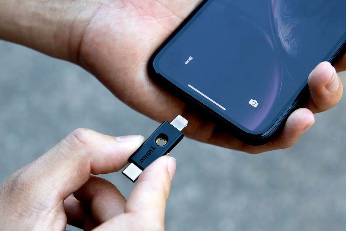 Khóa bảo mật vật lý