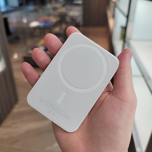 Sạc dự phòng không dây Magsafe (Nhỏ gọn)